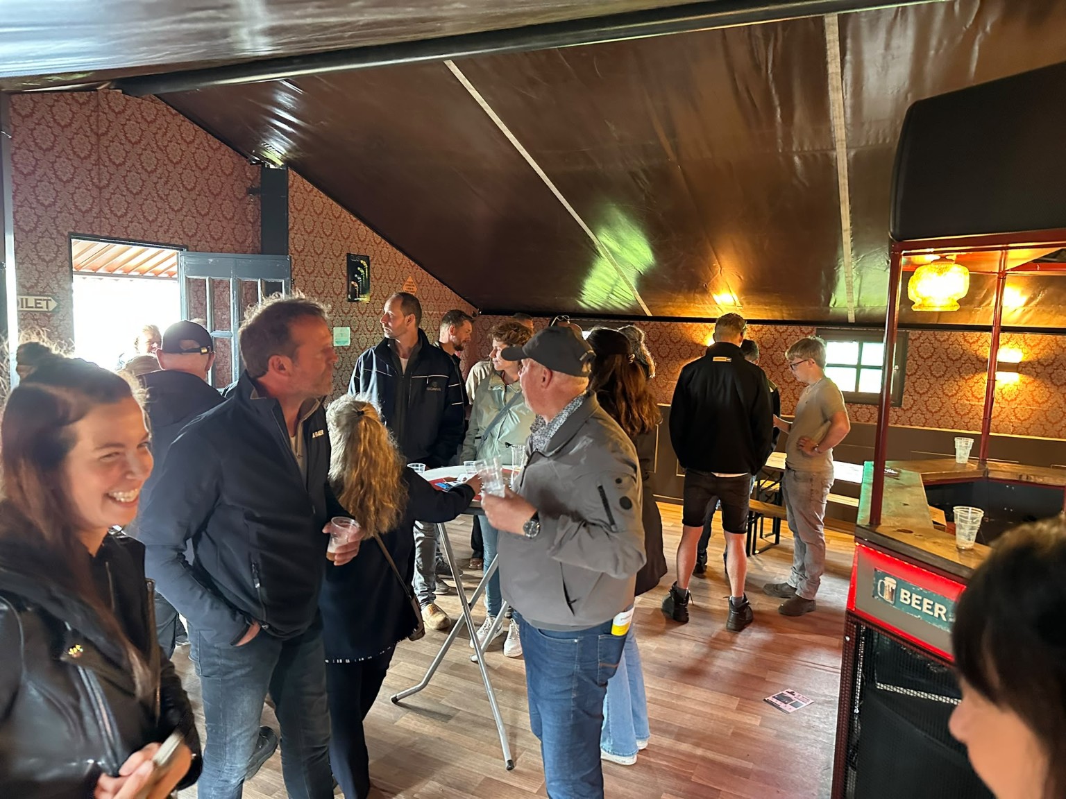 Borrel en gezelligheid in De Tapkar
