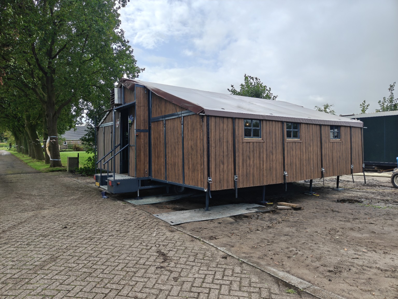 De Tapkar buiten op locatie